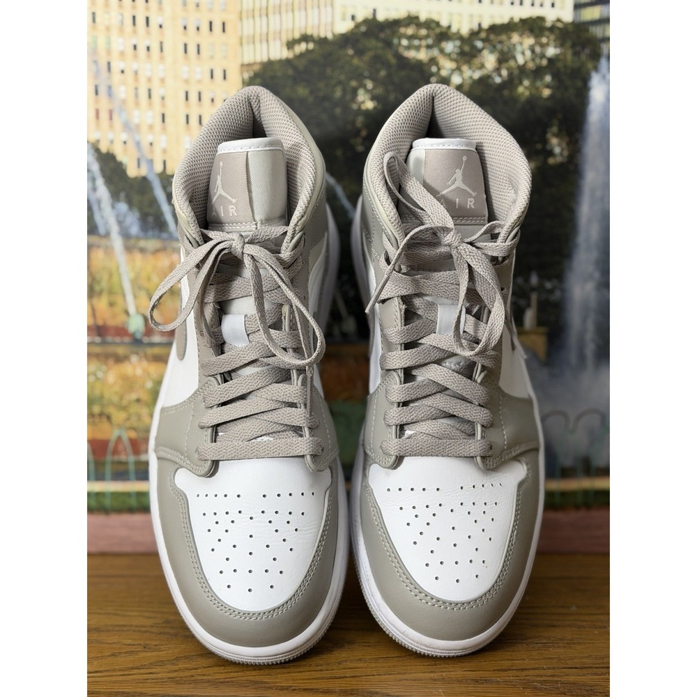 Nike Air Jordan 1 Mid Linen College Grey 554724-082 Mens Size 8 - Picture 7 of 10